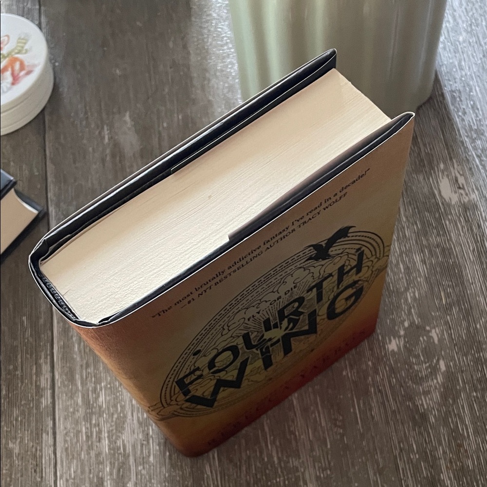 Fourth Wing - Rebecca Yaros - Picture 5 of 7